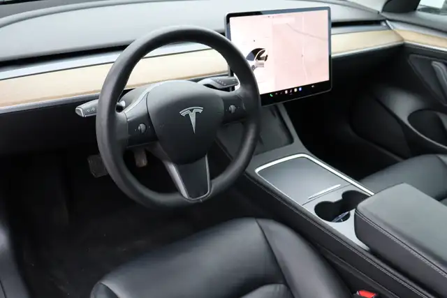 2022 Tesla Model 3 - Photo 9