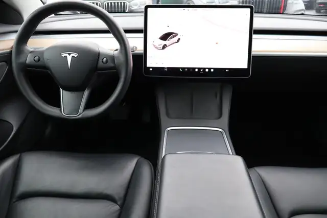 2022 Tesla Model 3 - Photo 11