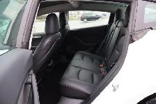 2022 Tesla Model 3 - Photo 16