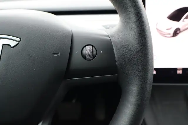 2022 Tesla Model 3 - Photo 17