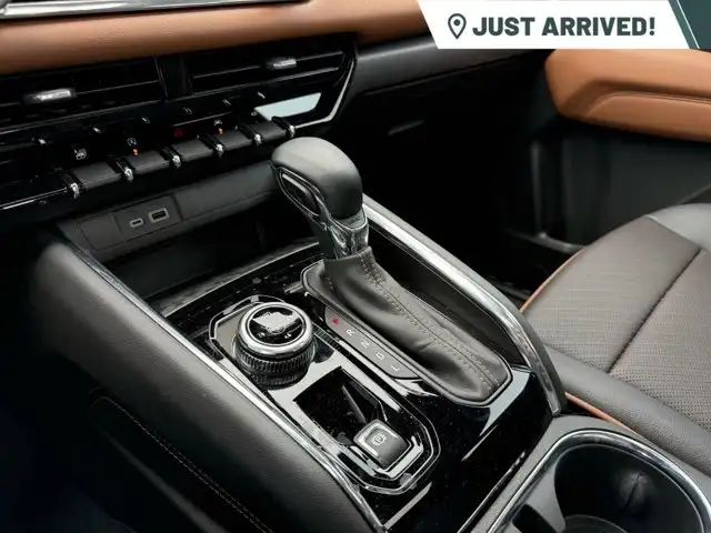 2024 GMC Canyon AT4 4WD Crew Cab | AT4 Premium Package - Photo 8