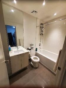 Furnished LUXURY Room in NEW condo M city, gym near Square One s - Photo 4