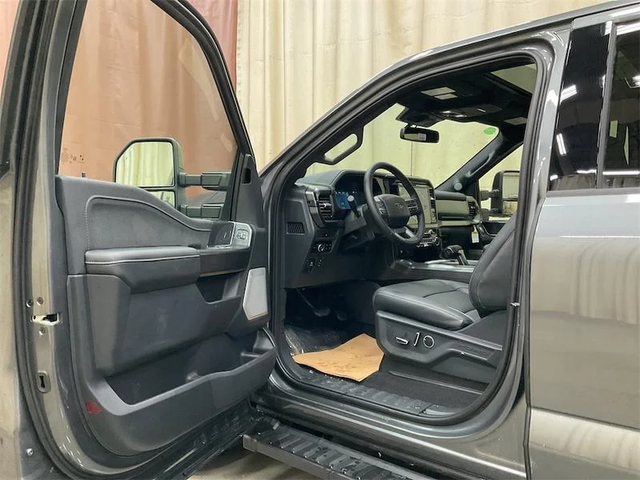 2025 FORD F-150 Lariat - Photo 10