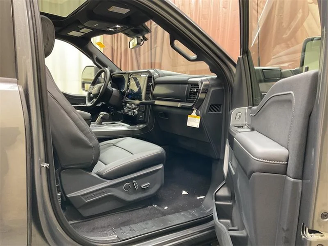 2025 FORD F-150 Lariat - Photo 15