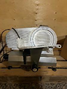 Professional meat slicer