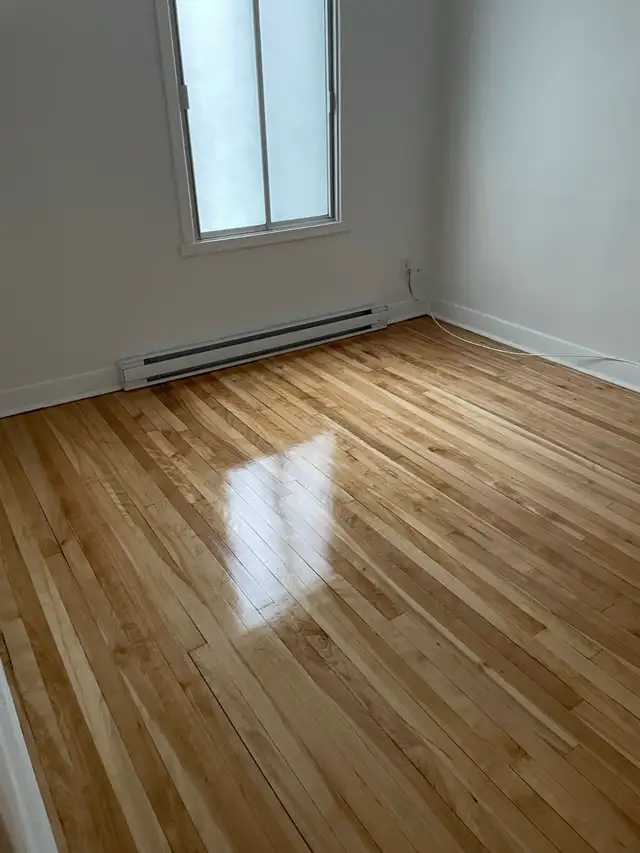 4 1/2 sur la 12e avenue/Robert (métro St-Michel)