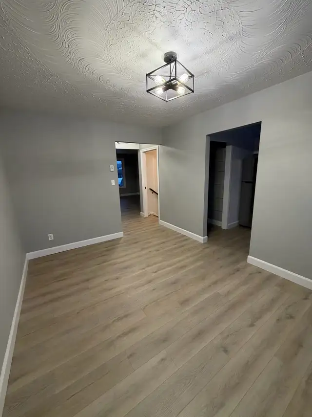 Updated Home in Family Friendly Neighbourhood for Rent - Photo 5
