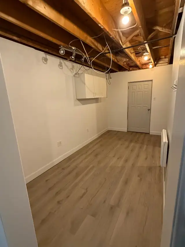 Updated Home in Family Friendly Neighbourhood for Rent - Photo 8