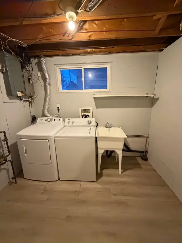 Updated Home in Family Friendly Neighbourhood for Rent - Photo 9