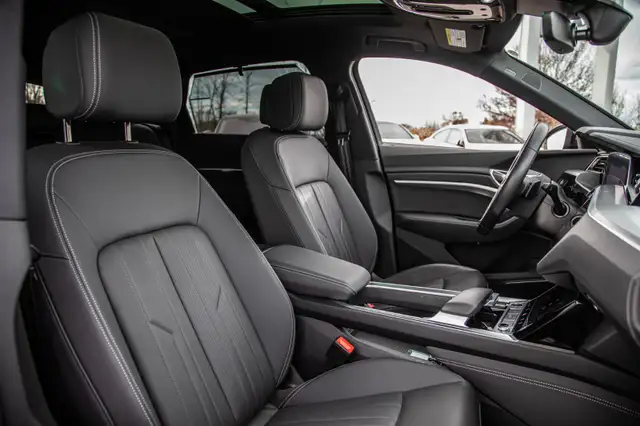 2022 Audi e-tron Technik | Black Optics | 22 pouces | HUD | B&O - Photo 10