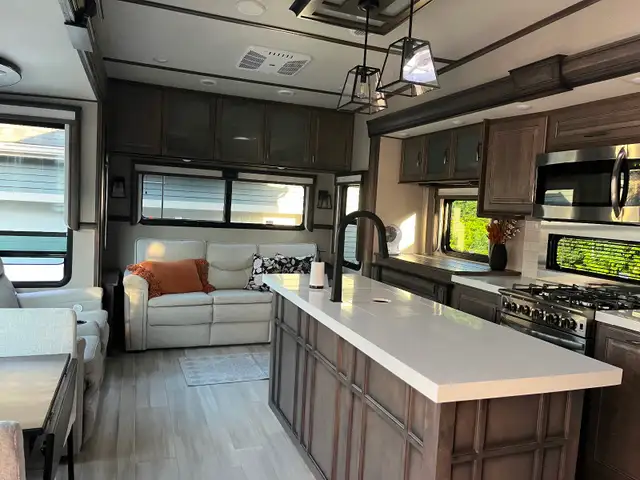 FIFTH WHEEL GRAND DESIGN SOLITUDE 310GK, 2022 - Photo 4
