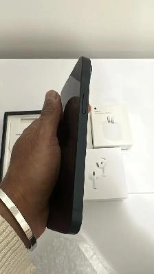 iPhone 13 512GB Unlocked - Photo 2