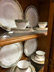 Fontainebleau China Set - Photo 4