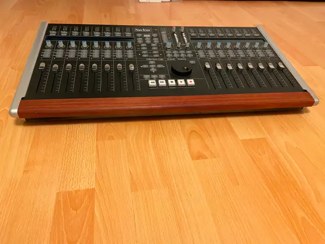 SSL Nucleus Control Surface / Audio Interface - Photo 2