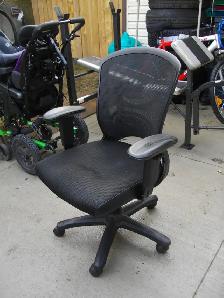 office chair like new first $29 takes it