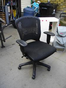 office chair like new first $29 takes it - Photo 2