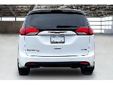 2019 Chrysler Pacifica Limited S App 8Seat | Theatre Group | AS - Photo 4