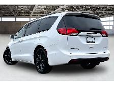 2019 Chrysler Pacifica Limited S App 8Seat | Theatre Group | AS - Photo 12