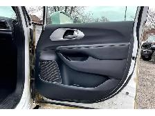 2019 Chrysler Pacifica Limited S App 8Seat | Theatre Group | AS - Photo 19