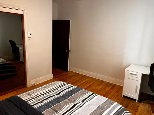 A private room for rent Cote des neige NDG - Photo 9