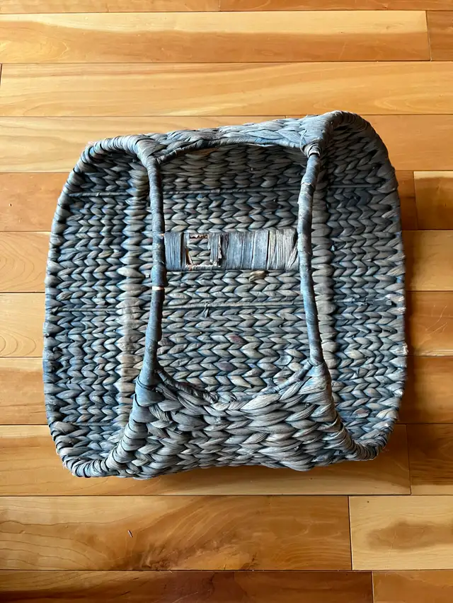 Lovely Vintage Wicker Blanket Basket - Photo 3