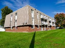 ''NOUVEAUX'' UN 4½ POUR 1 JUILLET DERNIER ÉTAGE D'UN 24 LOGEMENT