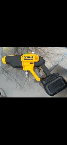 DEWALT 20V Cordless 550 PSI Power Cleaner