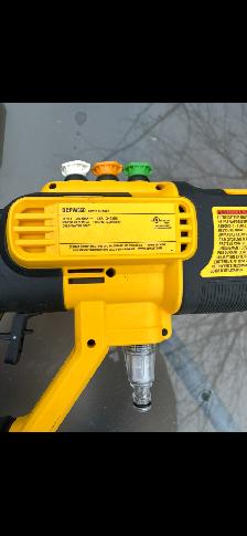 DEWALT 20V Cordless 550 PSI Power Cleaner - Photo 2