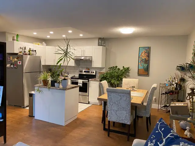 TWO BEDROOM APARTMENT ON MERIVALE ROAD - CENTRAL LOCATION - Photo 9