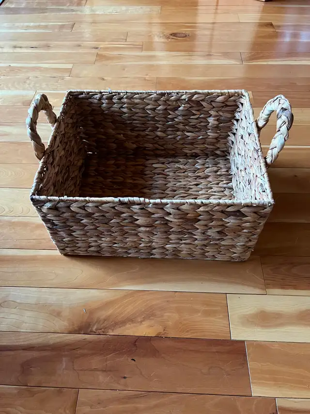 Beautiful Vintage Rectangular Large Wicker Basket
