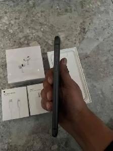 iPhone SE 128GB Airpods/Charger Set/Delivery - Photo 4