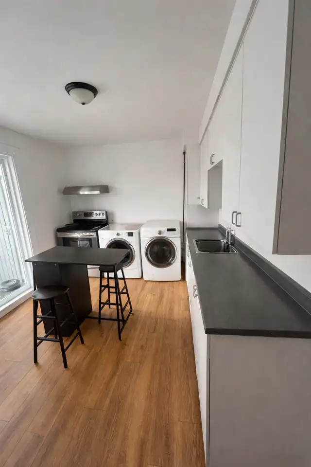 31/2 dernier étage disponible dès le 1er Mai à  Montréal - Photo 3