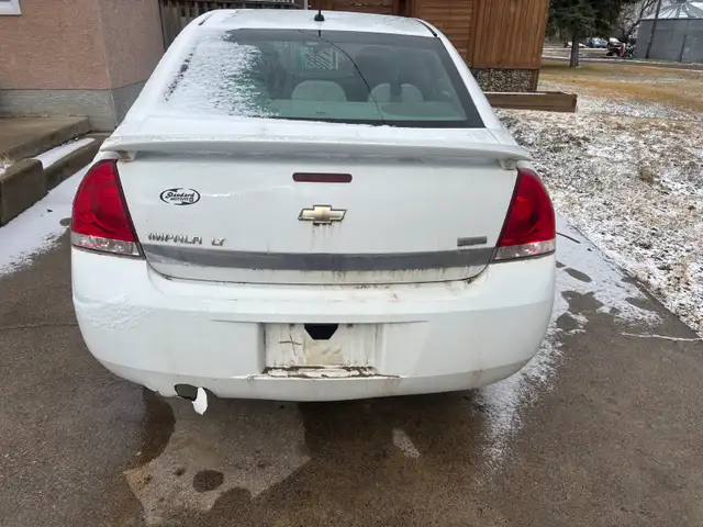 2010 Chev Impalla 3.5L - Photo 2
