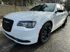 2018 Chrysler 300 3.6L V6 For Sale.