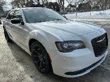 2018 Chrysler 300 3.6L V6 For Sale. - Photo 2