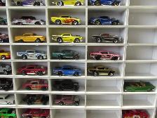 Hot Wheels  55-57 Chevy Shoebox collection, 88 cars total - Photo 5