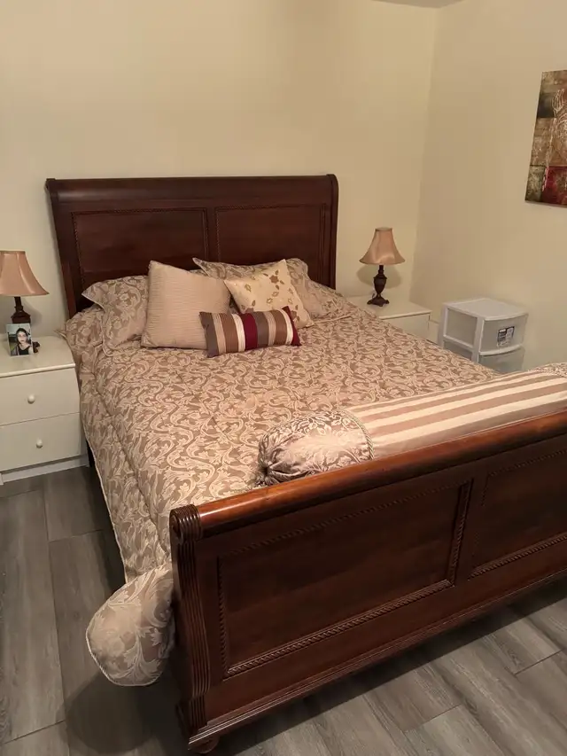 Lit Queen (base et matelas)