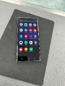 Unlocked Samsung S23 ultra with 1 year warranty !