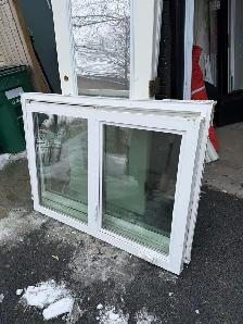 Vinyl casement window