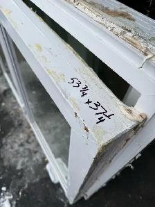 Vinyl casement window - Photo 2