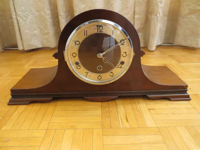 Vintage Mantel Clock
