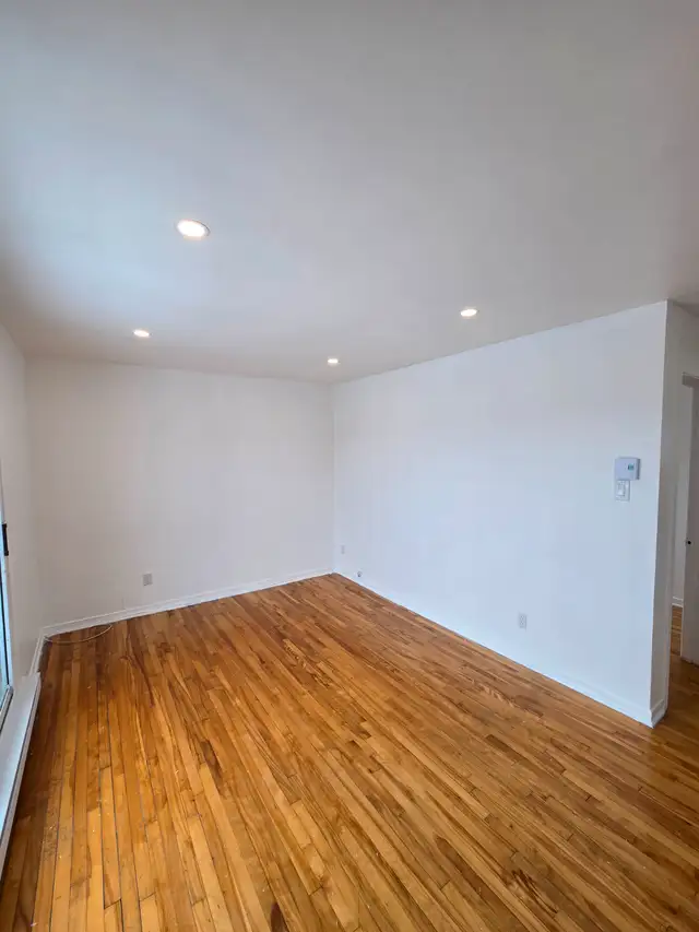 4 1/2 renove a louer / renovated 4 1/2 for rent (St. Leonard). - Photo 2