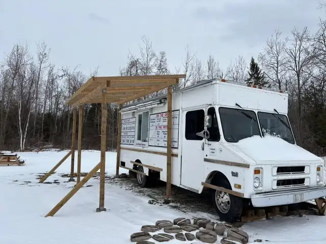 Large Food Truck with Upgraded Kitchen. - 1987 Chevrolet P30