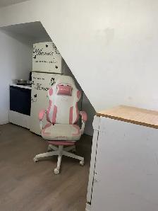 Uptown 3 brm with hydro, heat & water included/amenities nearby - Photo 3