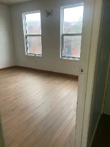 Uptown 3 brm with hydro, heat & water included/amenities nearby - Photo 7