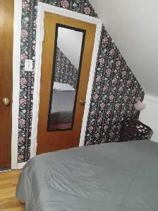 Large Furnished Room for Rent from May 1 to Sept 1/26 - Photo 4