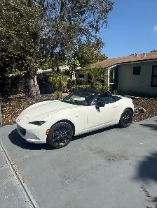MIATA MX-5 LIKE NEW CARPLAY, 6-SPEED - Photo 2