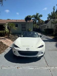 MIATA MX-5 LIKE NEW CARPLAY, 6-SPEED - Photo 5
