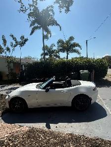 MIATA MX-5 LIKE NEW CARPLAY, 6-SPEED - Photo 6