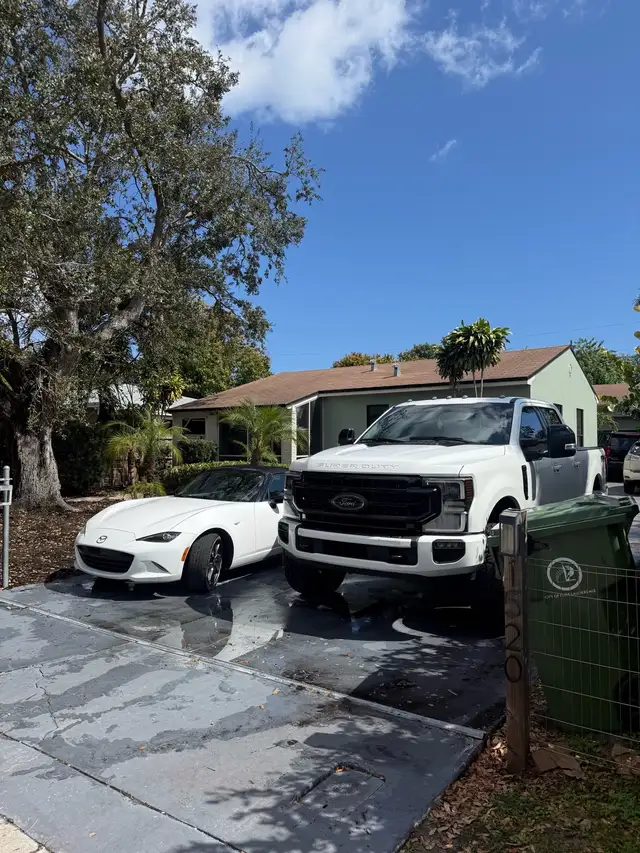 MIATA MX-5 LIKE NEW CARPLAY, 6-SPEED - Photo 7